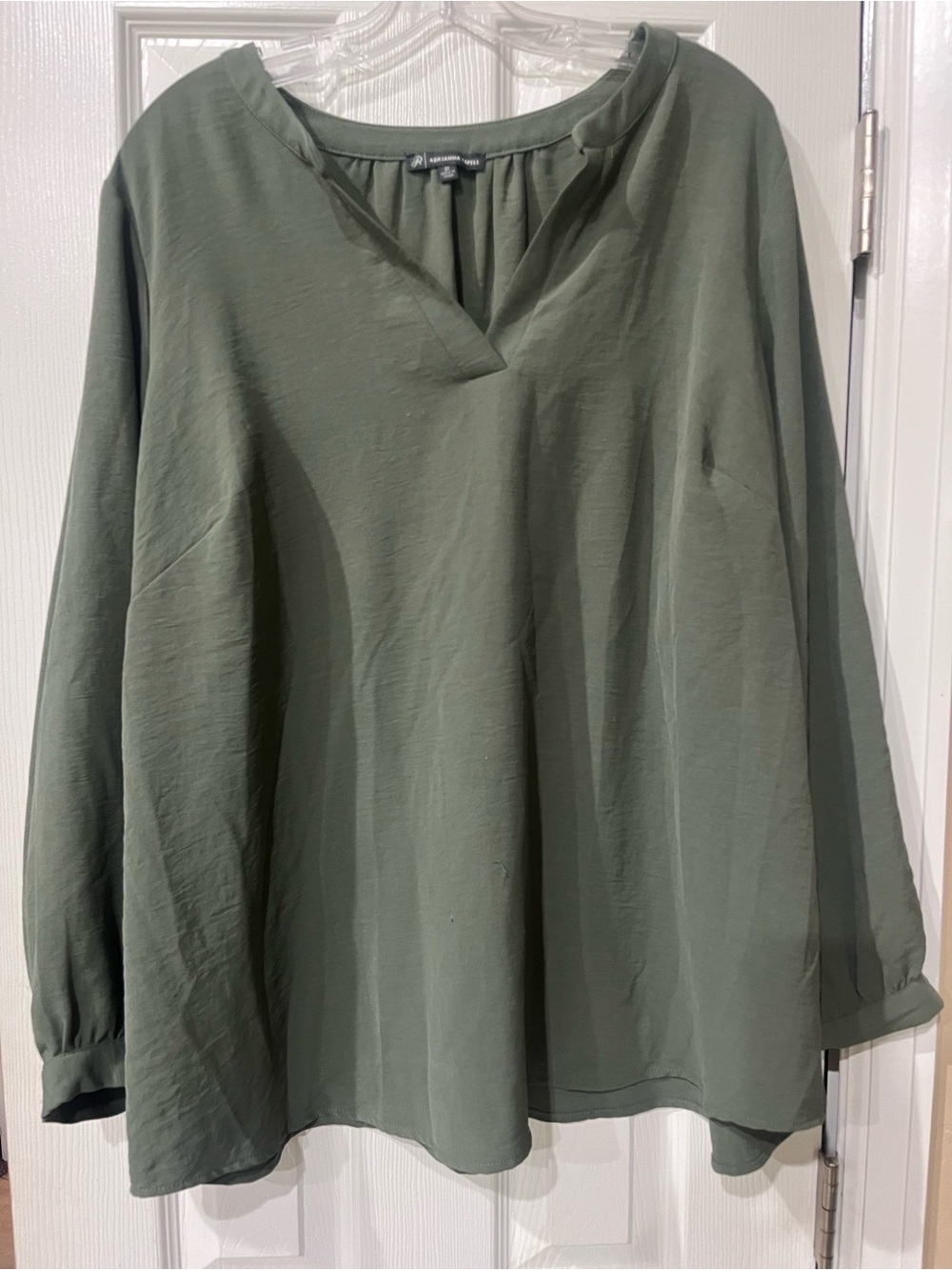 Adrianna Papell Olive V-Neck Long Sleeve Tunic Blouse